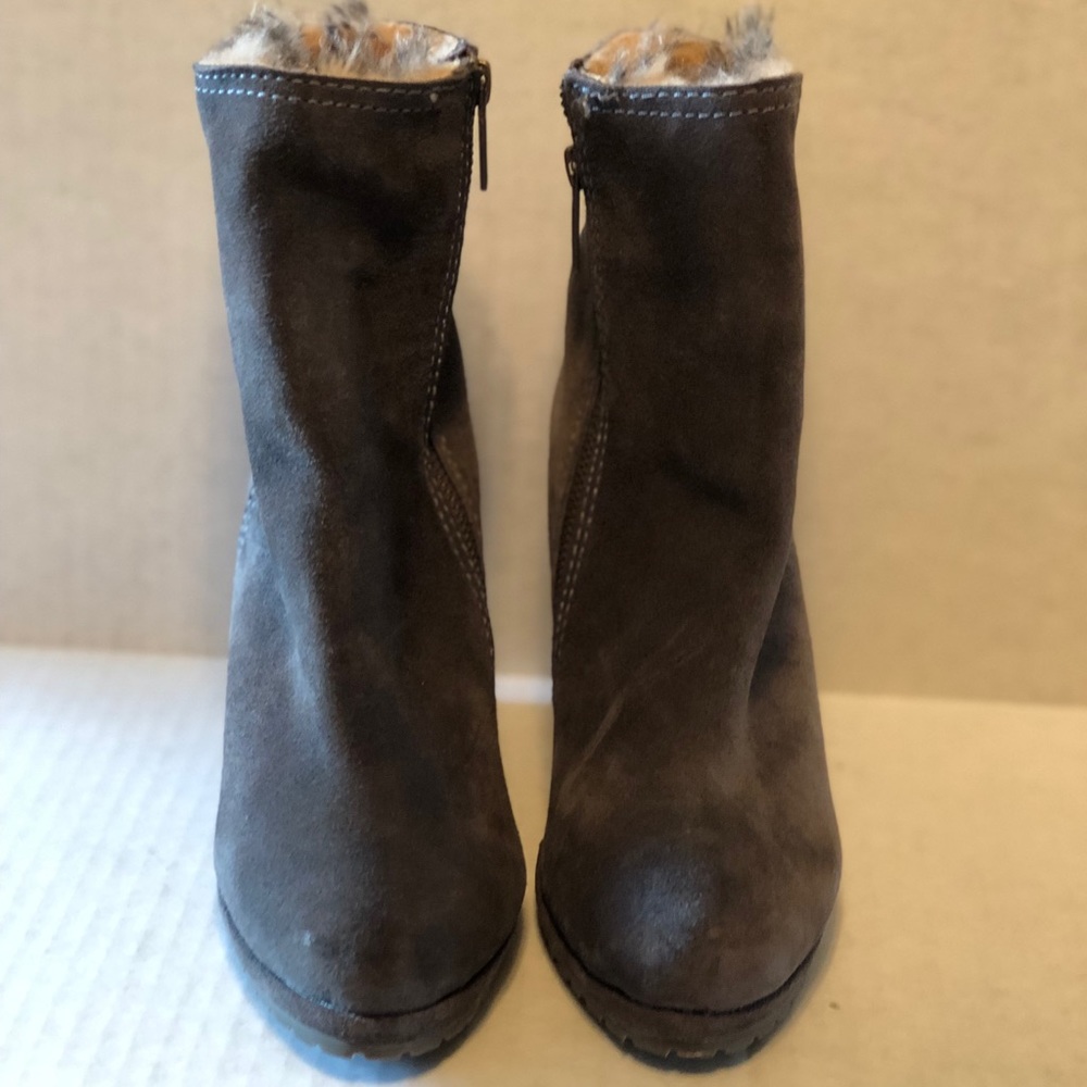 Calvin klein  womens gray suede boots size 6.5